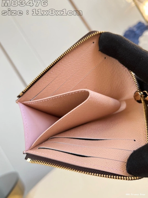 AAA Replica Ru Vuitton Louis Compact Noa Wallet-11*8.5*1.5CM 0724